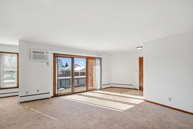 Interior Photo - Rose Mall Apartments
