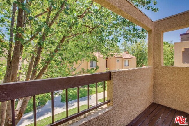 Foto del edificio - 5810 Las Virgenes Rd