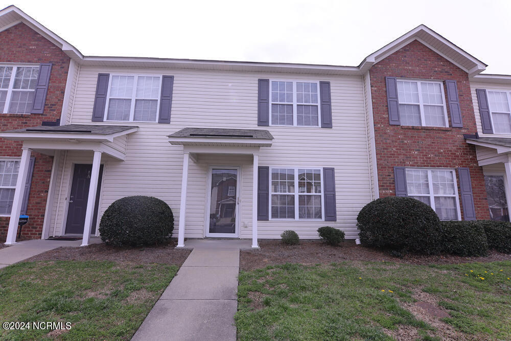 4155 Dudleys Grant Dr, Winterville, NC 28590 Townhome Rentals in