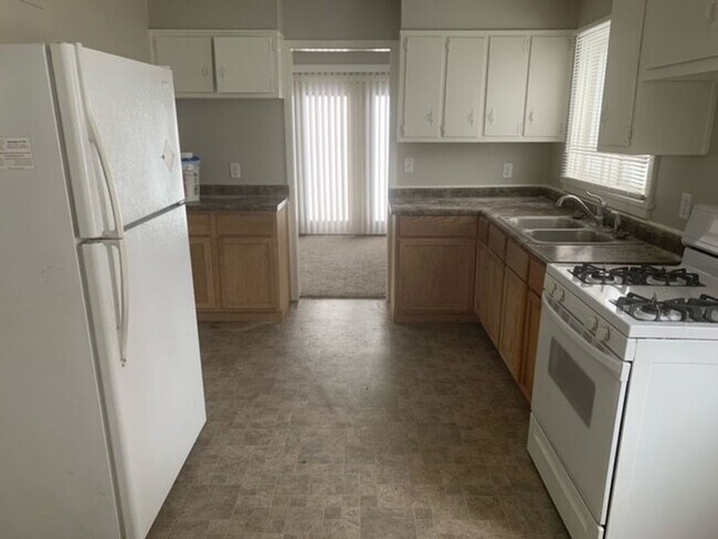 Foto del edificio - Cute Three bedroom in Airpark Available Now!