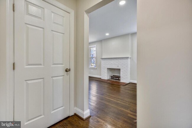 Foto del edificio - 8100 Glenbrook Rd