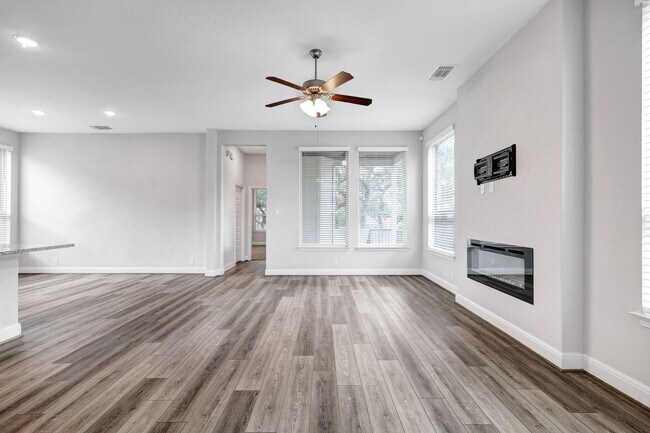 Building Photo - ***APPLICATION CURRENTLY UNDER REVIEW***St...