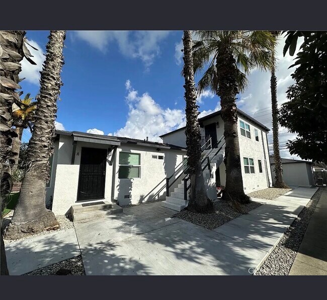 Vista lateral - 1436 N Hollywood Way