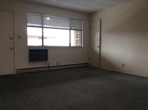 Building Photo - 735 W Sussex Ave
