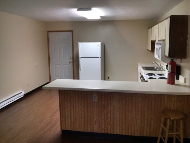 Interior Photo - 101 W Stewart Pl