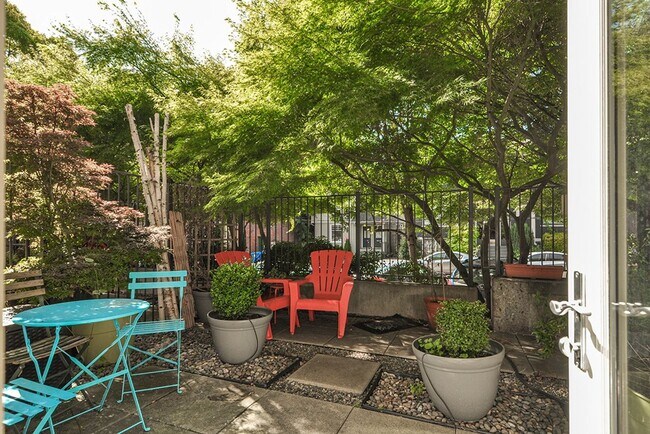 Foto del edificio - 1620 Belmont Ave