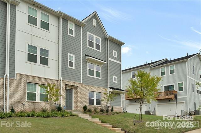 Primary Photo - 2410 Arbor Loop Dr