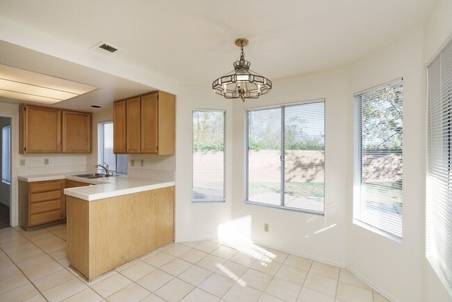 Foto del edificio - 2174 Shadetree Ln