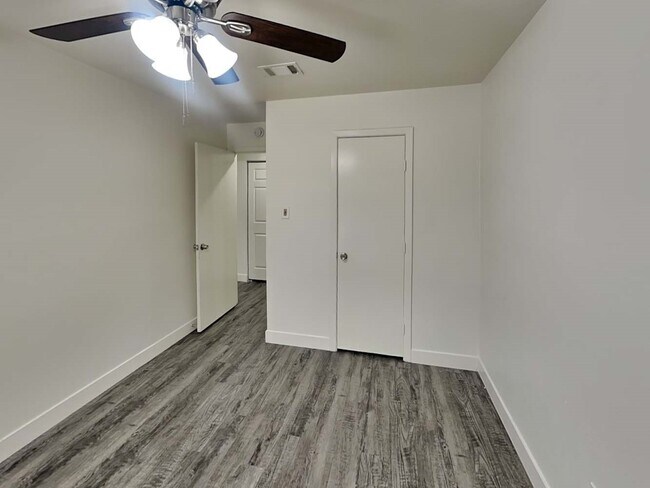 Building Photo - 6 Canyon Oak Pl