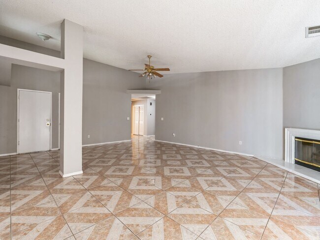 Foto del edificio - 4 Bedroom Single Family Home in Arvin