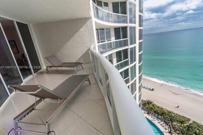 Foto del edificio - 17201 Collins Ave