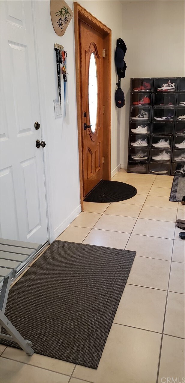 Foto del edificio - 1614 W 207th St