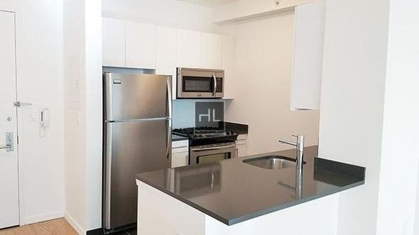 Foto del edificio - 4545 Center Blvd