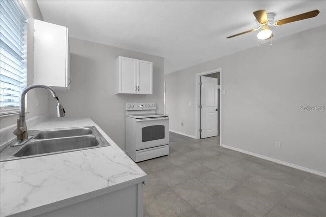 Building Photo - 1099 Hargrave St