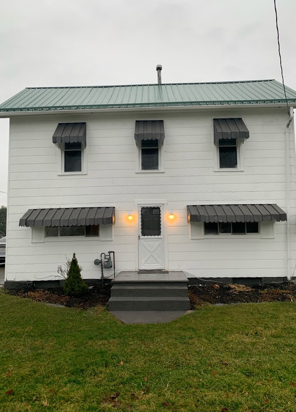 Primary Photo - 144 Pine St