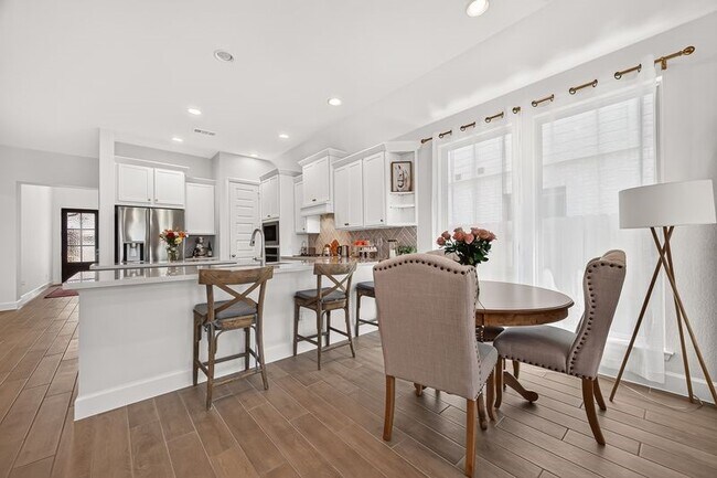Foto del edificio - 427 Mulberry Creek St