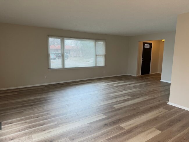 Building Photo - 410 Dunn St