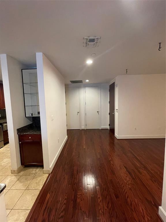 Building Photo - 1505 Elm St