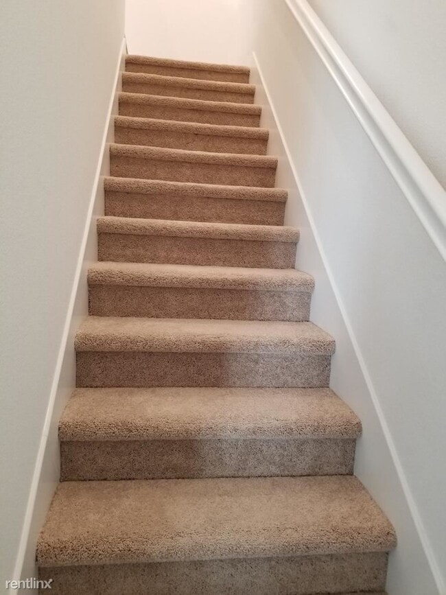 Building Photo - 2 br, 1.5 bath Townhome - 1416 Cherry Circle