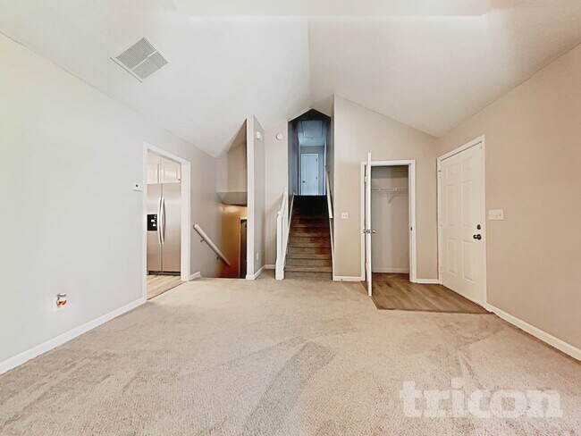 Building Photo - 305 Nims Dr