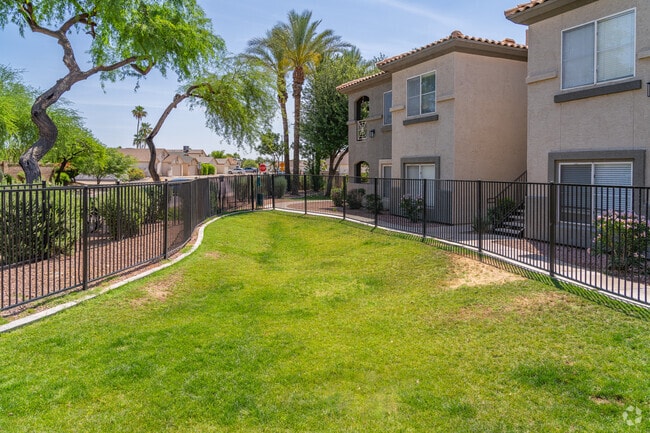 Bark Park - The Franklin Apartment Homes