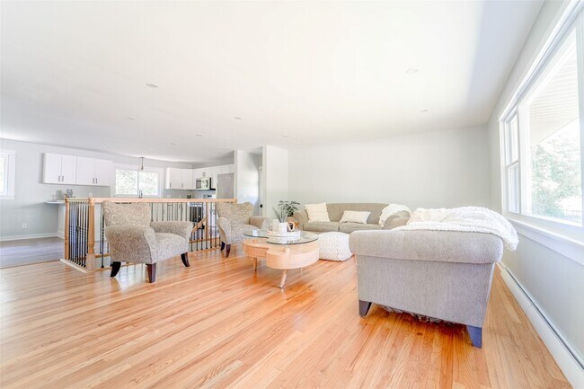 Foto del edificio - 593 Hooper Rd