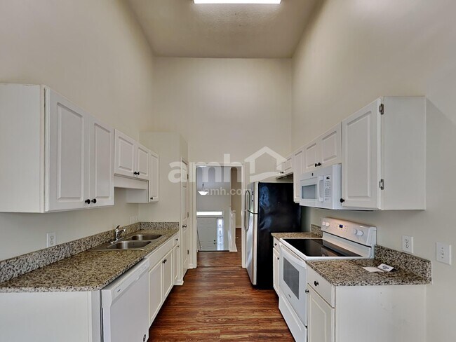 Building Photo - 3280 Perch Dr SW