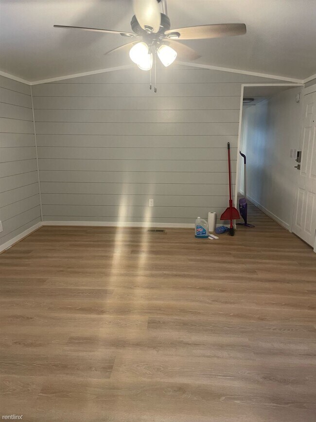 Building Photo - 2 br, 2 bath Mobile Home - Eagle Pointe Creek