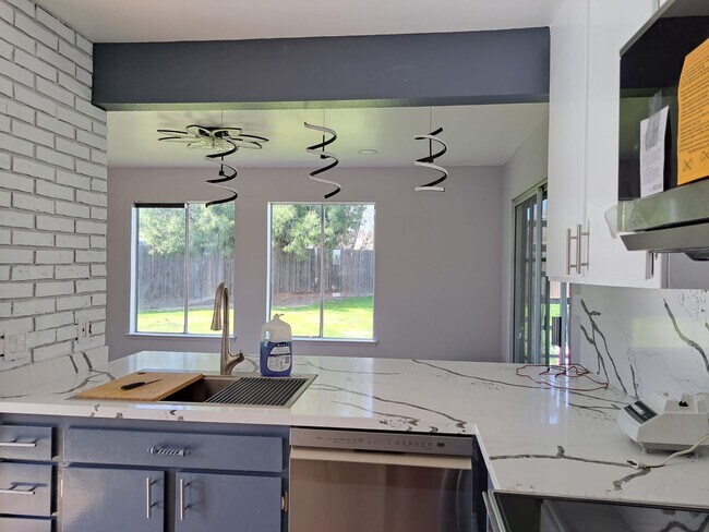 Building Photo - 5937 E Ramona Ave - Single Family Home