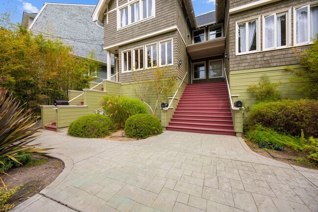 Photo - Sun Soaked 2 bedroom 1 bath unit off Piedm... House