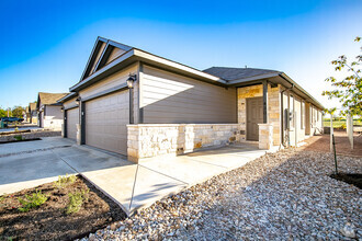 Building Photo - 430 Parkline Dr