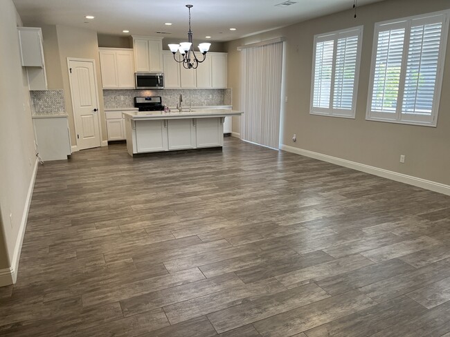 Building Photo - 5417 Crystal Cascade Ln