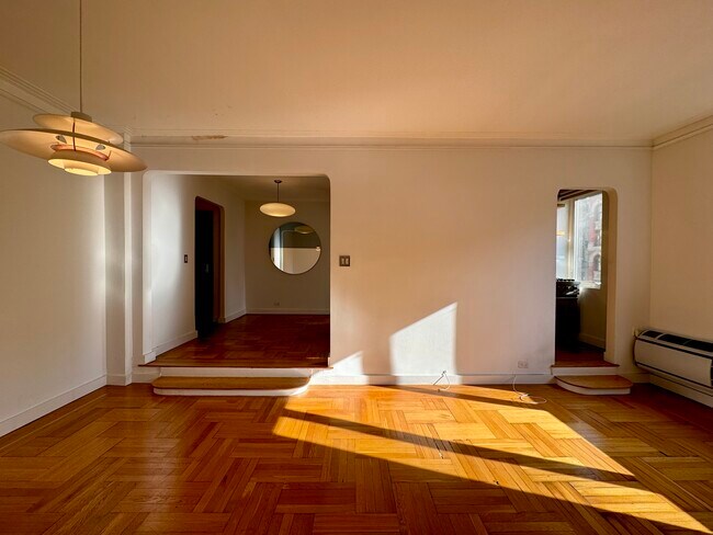 Foto del edificio - 255 W 23rd St