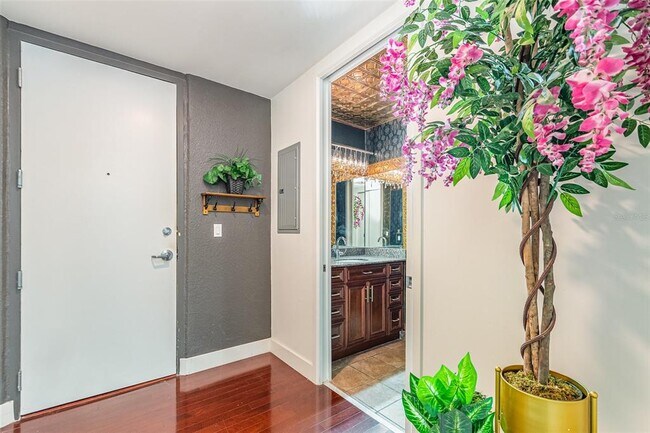 Foto del edificio - 150 E Robinson St