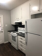 Building Photo - 115 Rainbow Ct