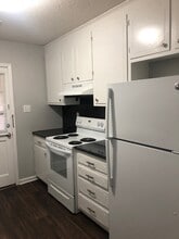 Building Photo - 115 Rainbow Ct