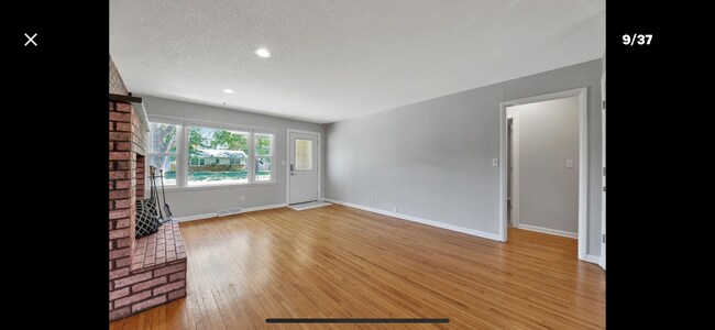 Foto del edificio - 865 N Redbarn Ln