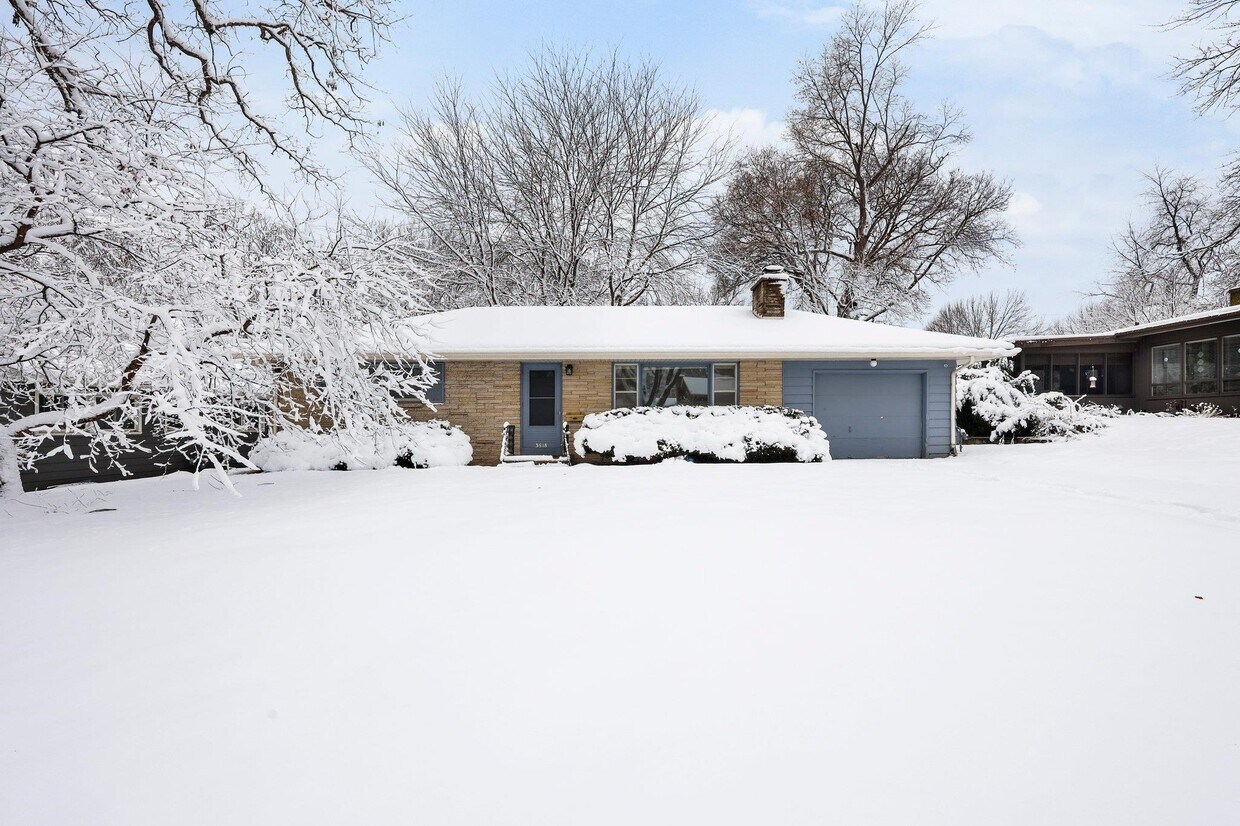 Primary Photo - 3618 Cascade Rd