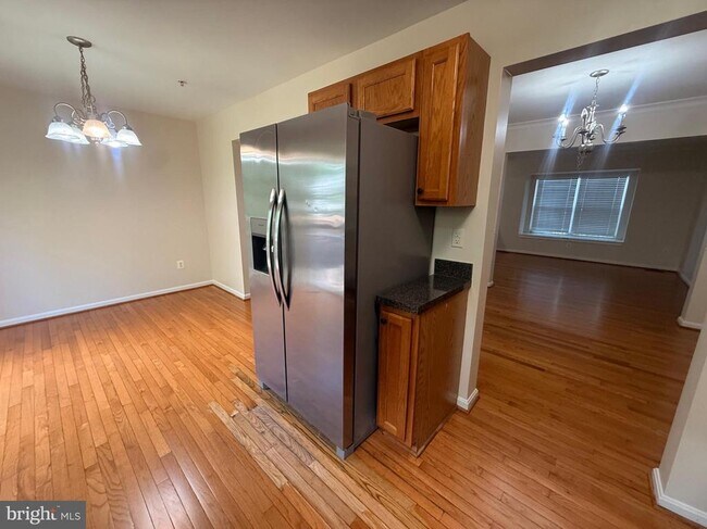 Foto del edificio - 4805 Springmaid Ln