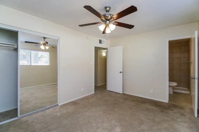 Foto del edificio - 21824 Torrence Chapel Rd