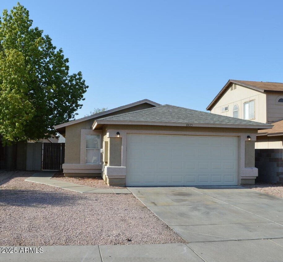 Foto principal - 8435 West Campbell Ave
