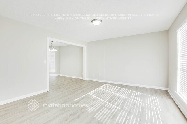 Building Photo - 6563 Eastbriar Dr