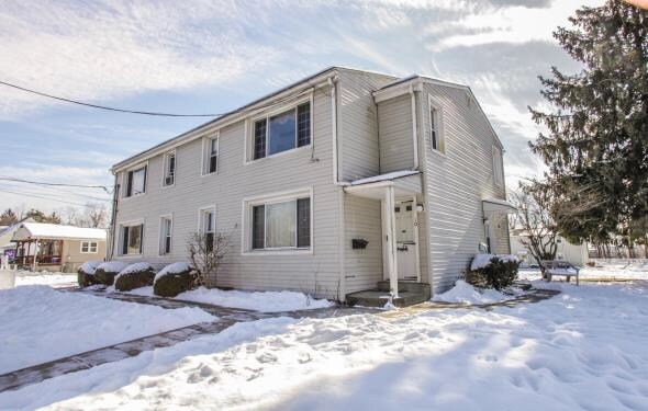 Building Photo - 632 - 634 Newport Rd
