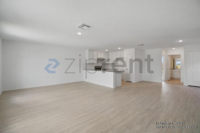 Foto del edificio - 3910 Poteet Pl