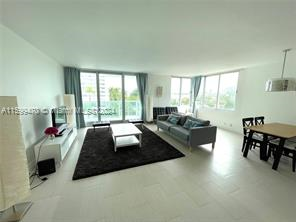 Foto principal - 1000 West Ave