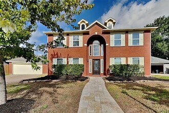 Building Photo - 8510 Canyon Pine Dr