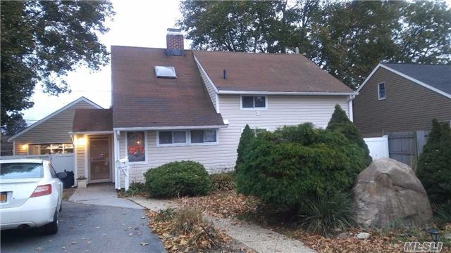 Primary Photo - 706 N Newbridge Rd