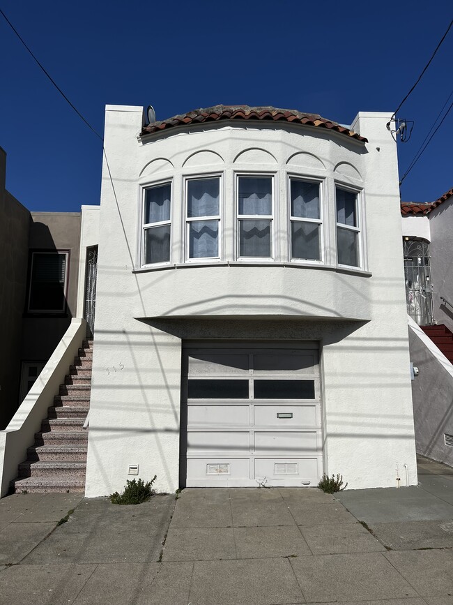 Building Photo - 115 Concord St