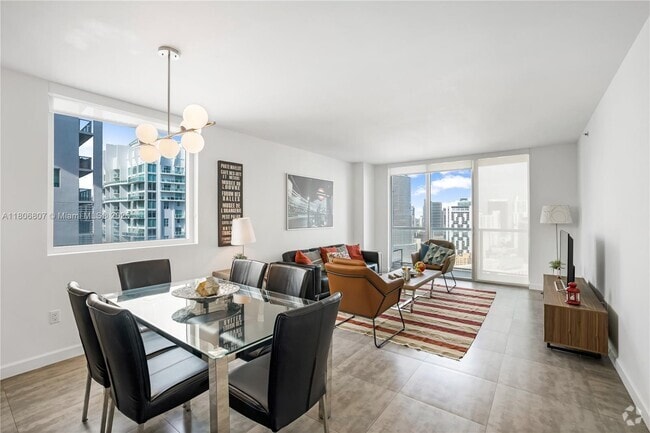 Building Photo - 500 Brickell Ave
