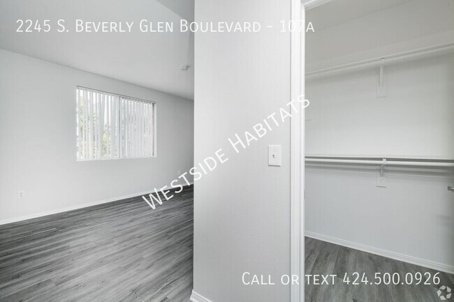 Foto del edificio - 2245 S Beverly Glen Blvd